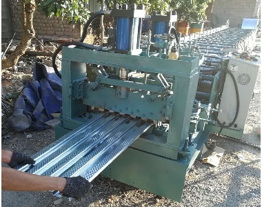 鋼踏板成型機
